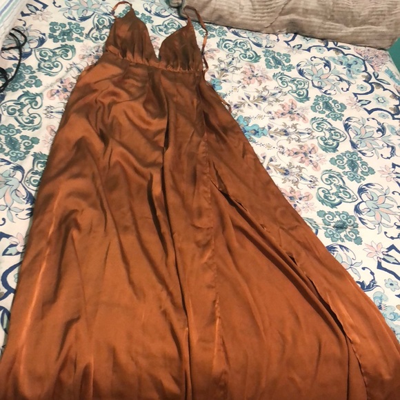 Backless, skit, bronzed maxi dress - Picture 3 of 6